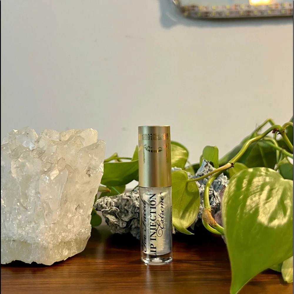 Too Faced Lip Injection Extreme Lip
Plumper - Original - Travel Size 1.5 gm - Picture 2 of 2